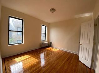 28-41 34th St #24, Astoria, NY 11103