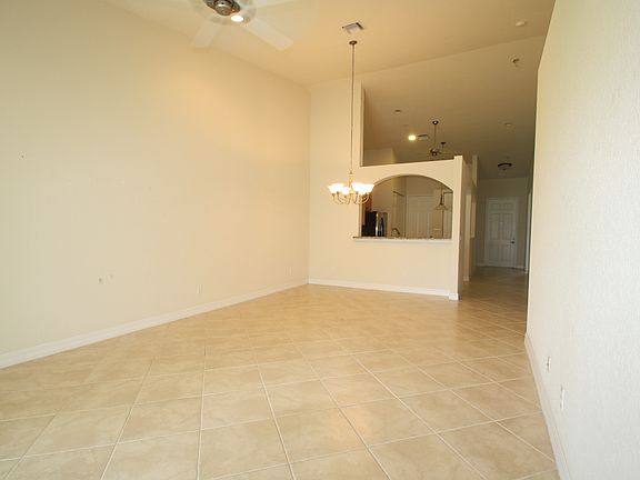 3rd image of 6480 Oxford Cir Unit 103