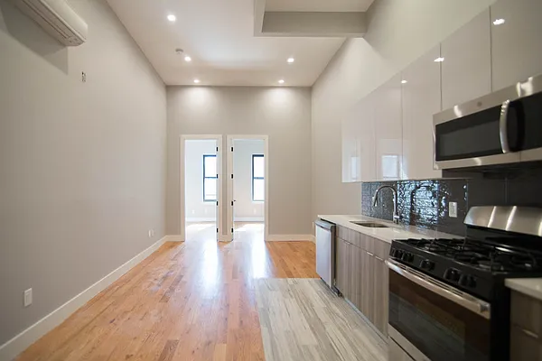 Rented by Nooklyn NYC LLC | media 4