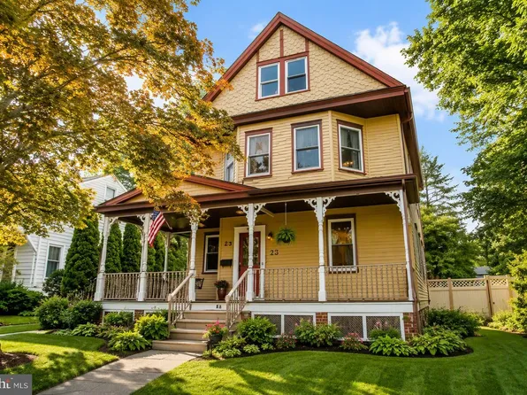 814 N Pennsylvania Ave, Morrisville, PA 19067