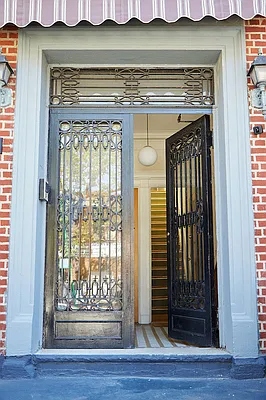 Rented by Compass | media 42