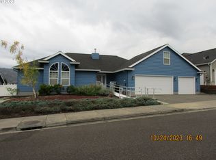 2323 NW Chambers Dr, Roseburg, OR 97471