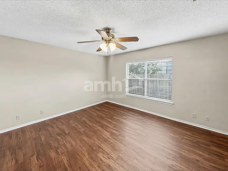7310 Cortland Crk — Photo 8