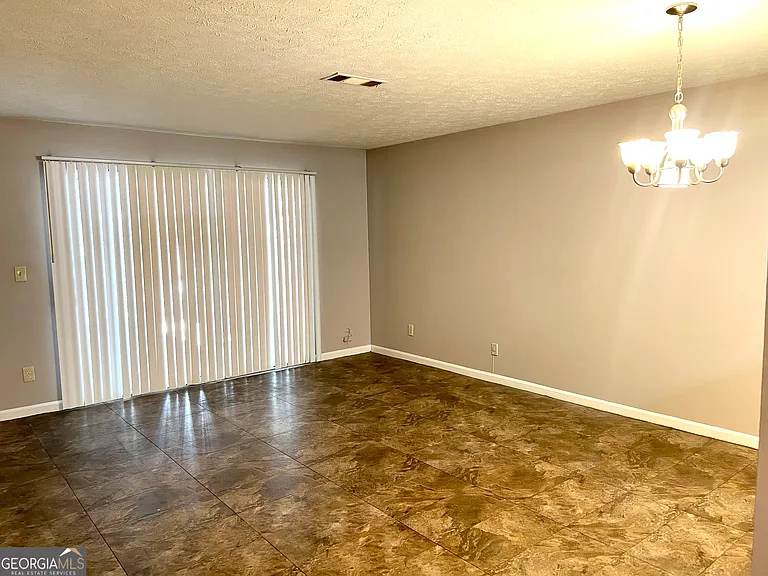 216 Sheraton Ct — Photo 4