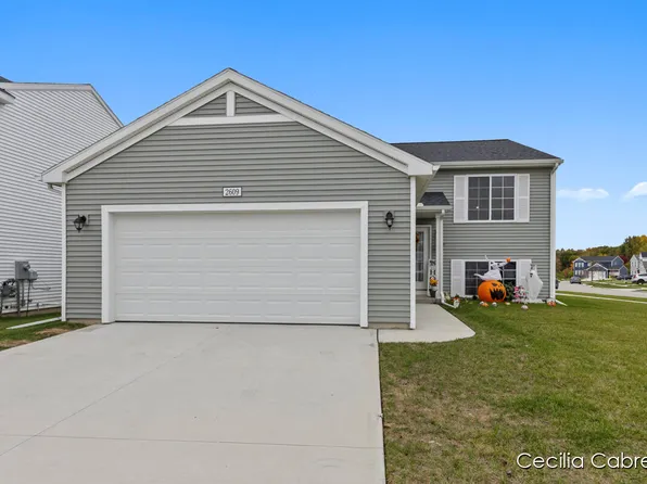2609 Blooming Bud Ln, Kentwood, MI 49508