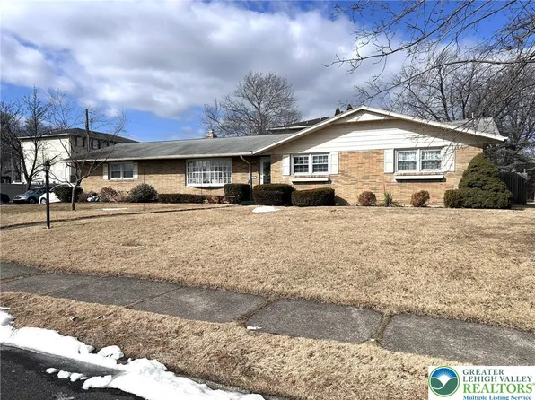 1705 E Cedar St, Allentown, PA 18109