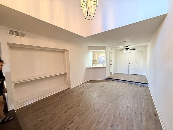 5th image of 6019 Ridgecrest Rd #204