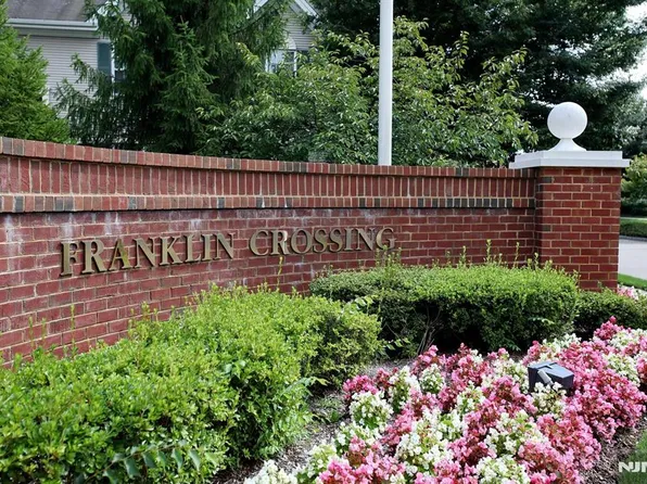 1007 Cumberland Ct, Mahwah, NJ 07430