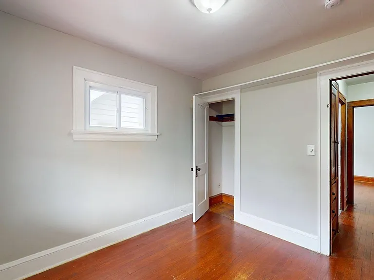 9715 Plymouth Ave — Photo 35