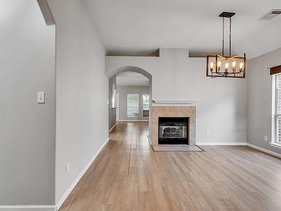 3rd image of 2310 Highland Crossing Dr