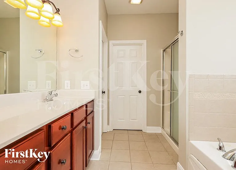 720 Courtland Ave — Photo 12