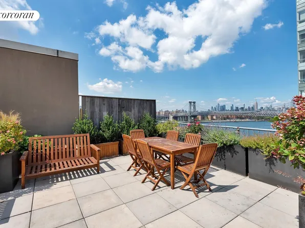 446 Kent Avenue image 8 of 10