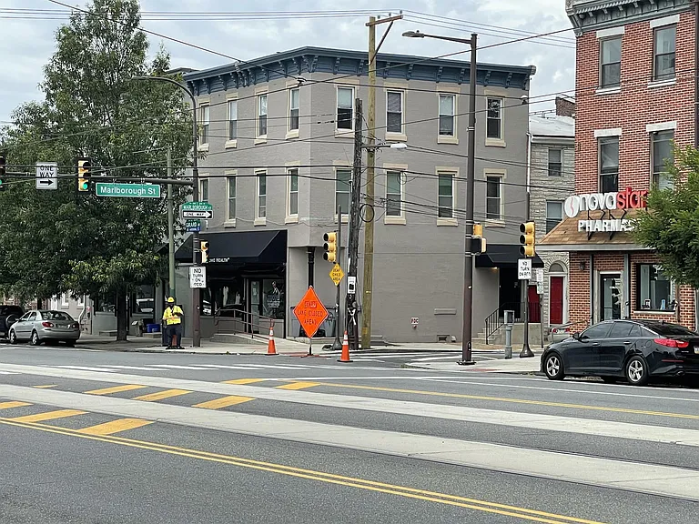 251 E Girard Ave — Photo 11