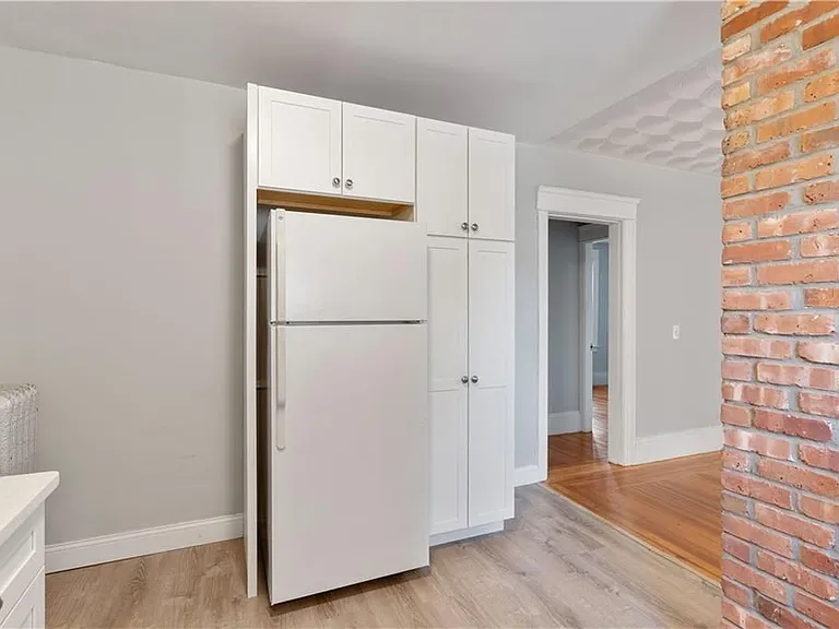 153 Irving Ave — Photo 11
