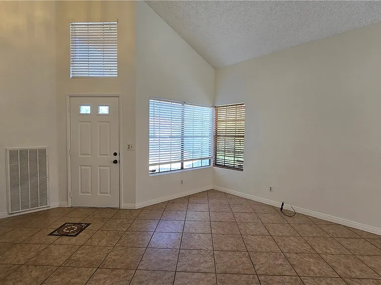 4724 Cosley Dr #0 — Photo 3