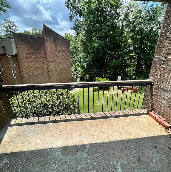 5212 Castlewood Rd #D — Photo 9