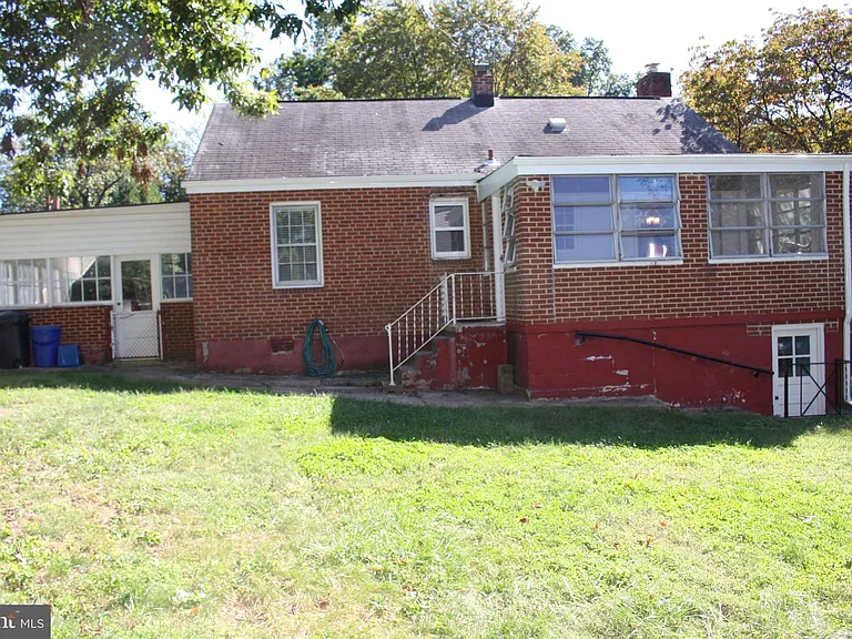 3718 Hill St — Photo 12