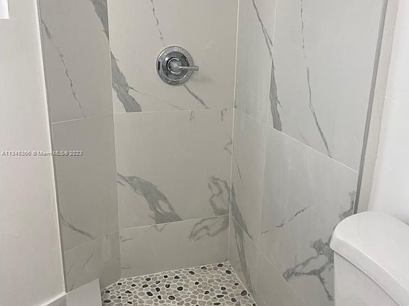 4th image of 2645 NW 21st Ave #7B