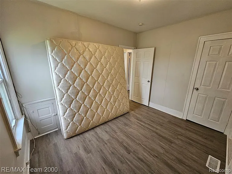 7005 Orchard Ave — Photo 10