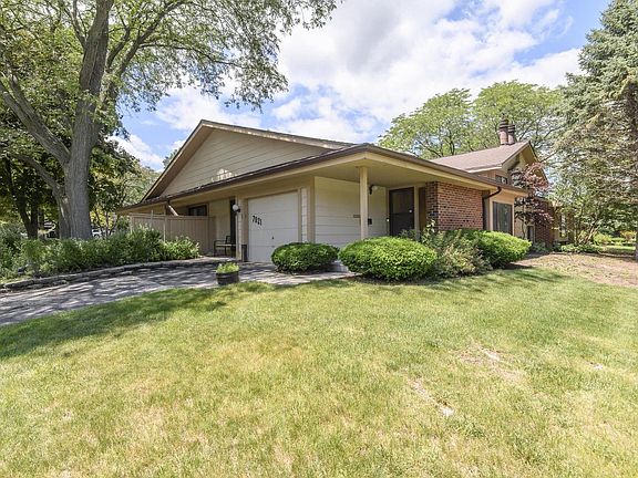 3rd image of 7821 W Heather AVENUE