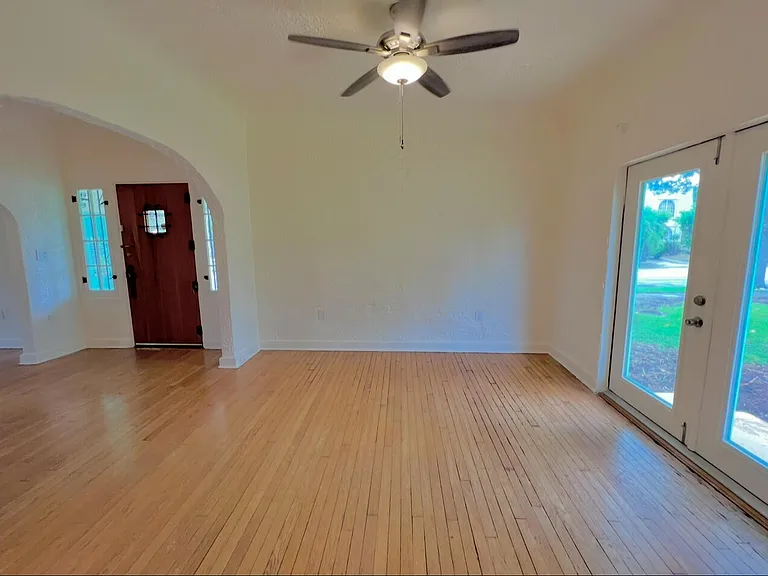 302 Fordham Dr — Photo 13