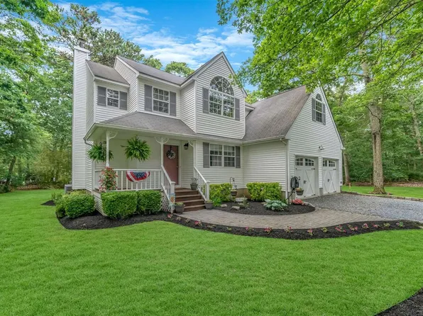 67 Ryerson Ave, Manorville, NY 11949
