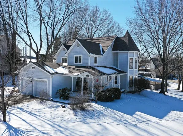 11083 Century Ln, Overland Park, KS 66210