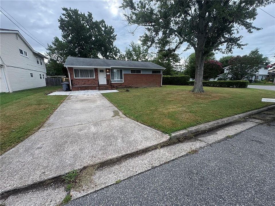 1st image of 43 Pennwood Dr