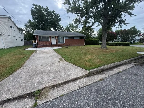 43 Pennwood Dr, Hampton, VA 23666