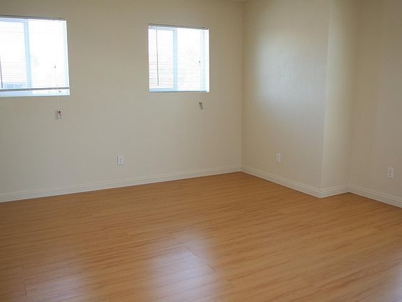 2nd image of 757 Temple Ave