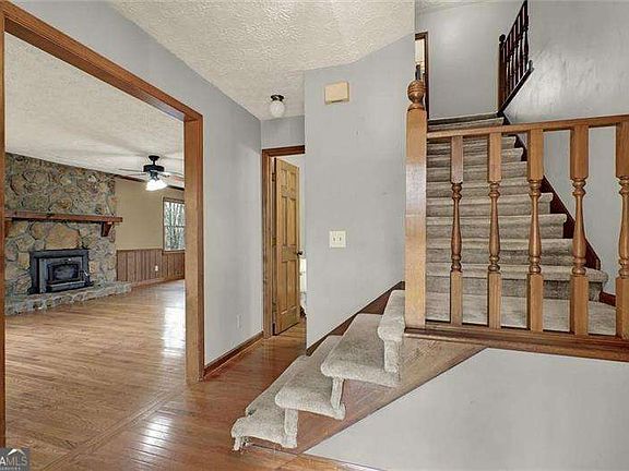 5th image of 1445 Scott Rd