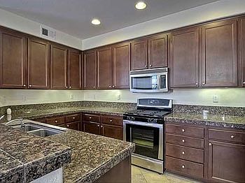 kitchen w/stainless steel appliances