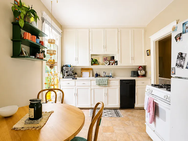 853 N Ogden St #4 — Photo 5