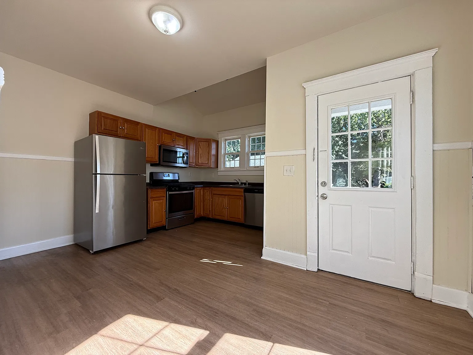2 bed, 1500 sqft, $2,295 — Photo 4