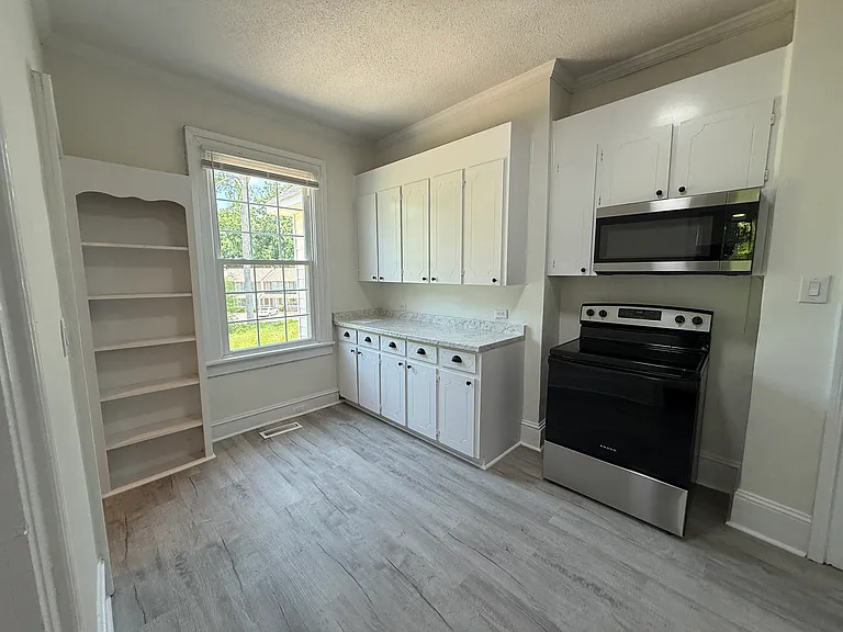 446 Stanley Ave — Photo 9