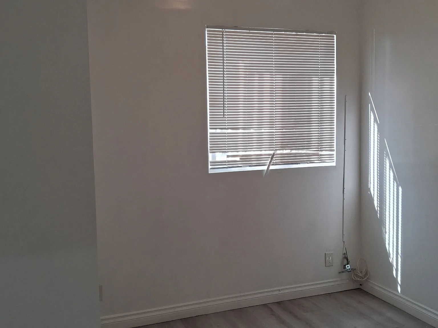9705 S Normandie Ave — Photo 4