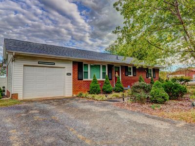 964 Marys Grove Rd, Cherryville, NC, 28021