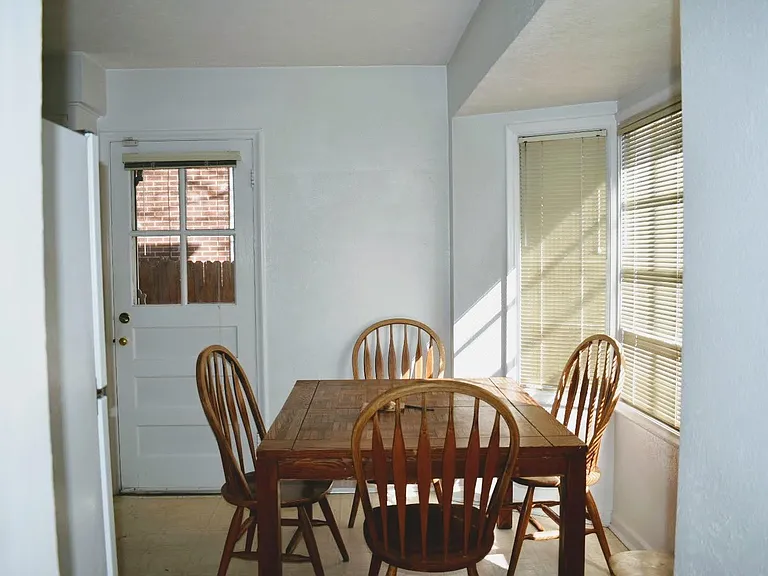 1303 E Roosevelt Ave — Photo 12