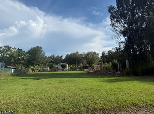 1043 Shawnee Ave, Labelle, FL 33935