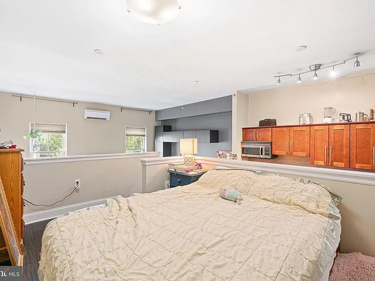 1832 Green St #2F — Photo 8