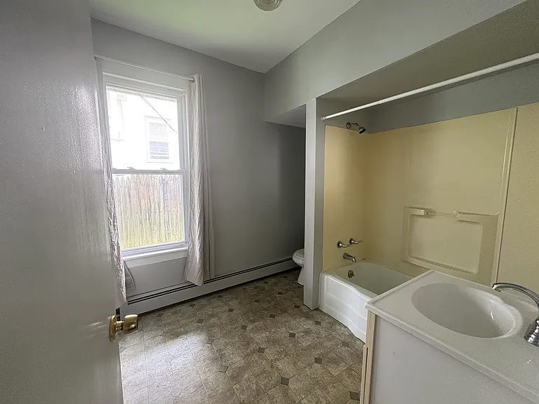 33 Elm St #1 — Photo 1