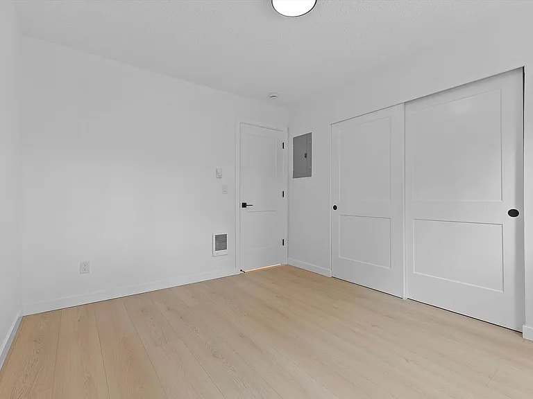 Newly Remodeled Kennedy Park Apartments! $$ ONE MONTH FREE — Photo 35