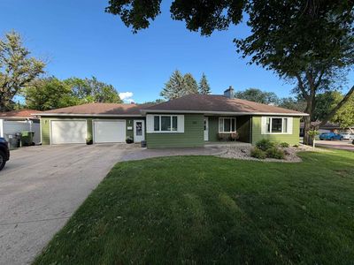 933 Roosevelt Ave, Sheldon, IA, 51201