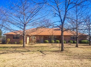 331 Oak Wood Rd E, Kerrville, TX 78028