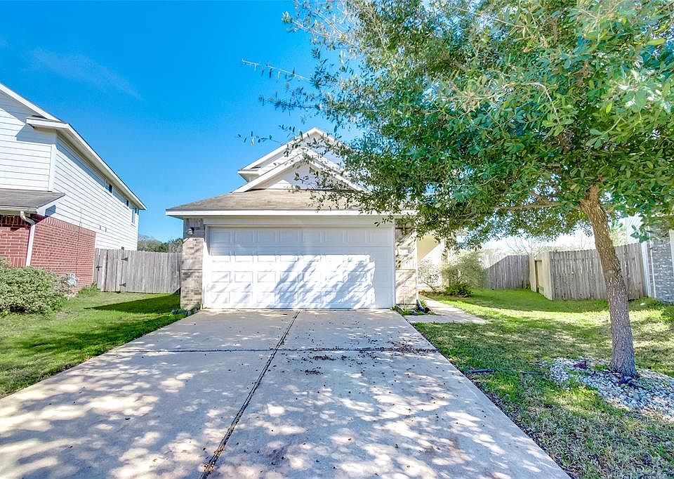 1st image of 24303 Palm Cockatoo Dr