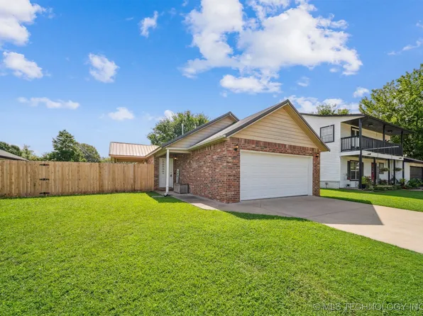 2006 S Muskogee Pl, Claremore, OK 74019