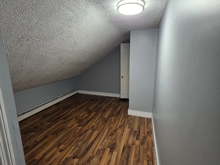12 Halton St #3 — Photo 2