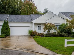 364 Village Ct, Cuyahoga Falls, OH