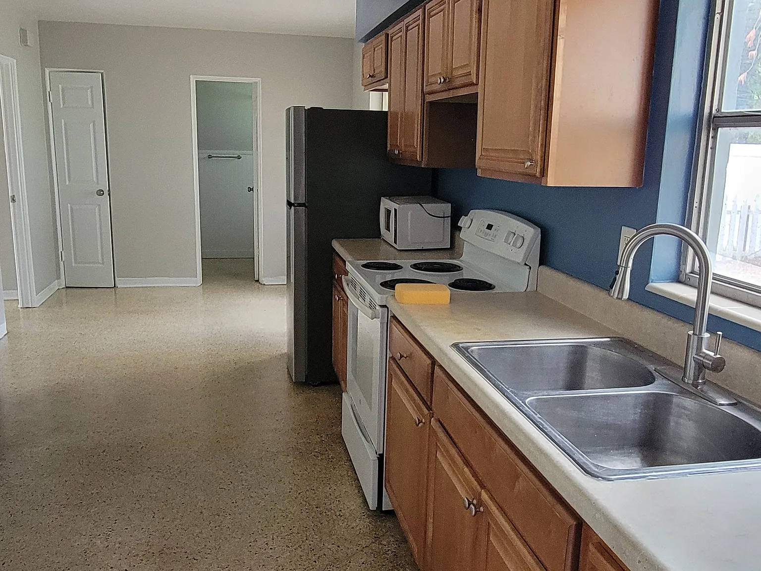 1 bed, 700 sqft, $1,750 — Photo 3