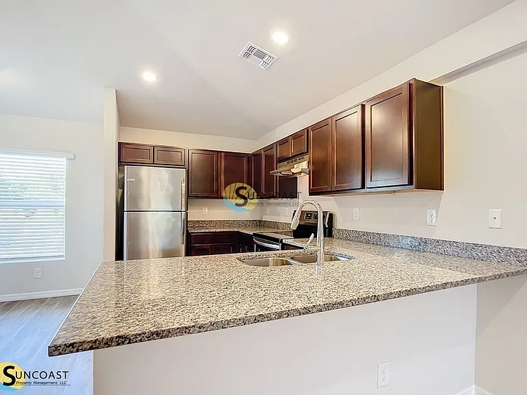 11266 Pendleton Ave — Photo 6